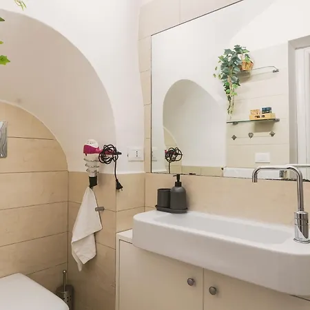 Rd House Centro بيت للعطل أوستوني